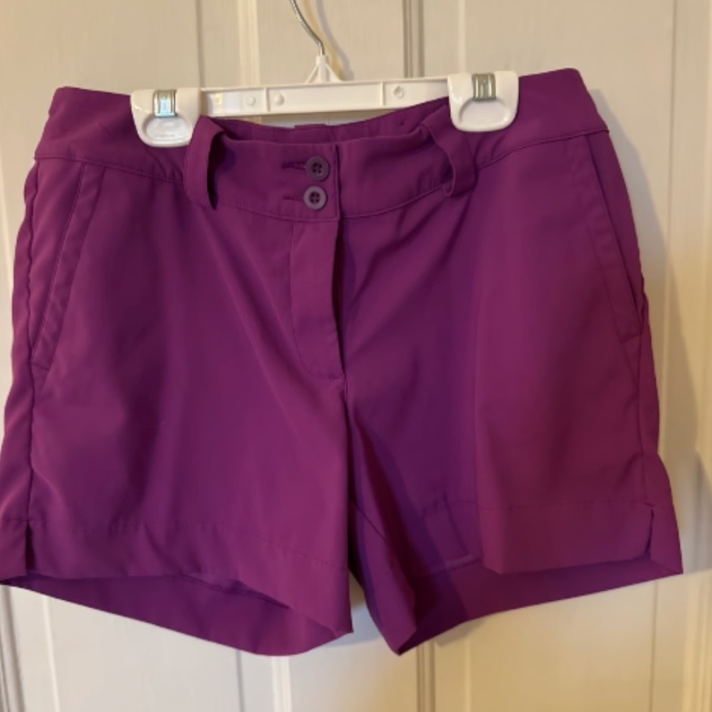 Nike Women's Golf Shorts (Size 4)